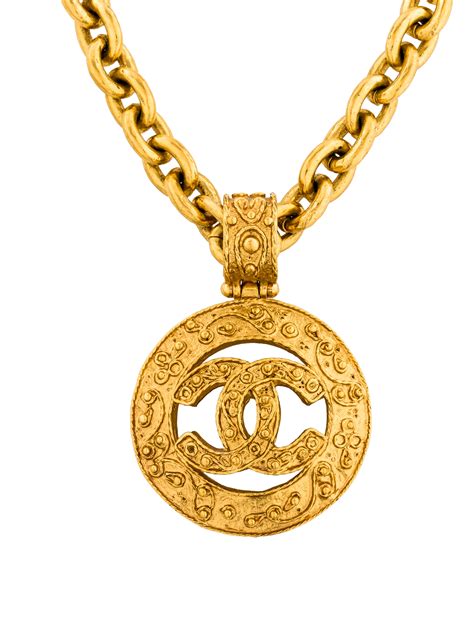 chanel symbol necklace